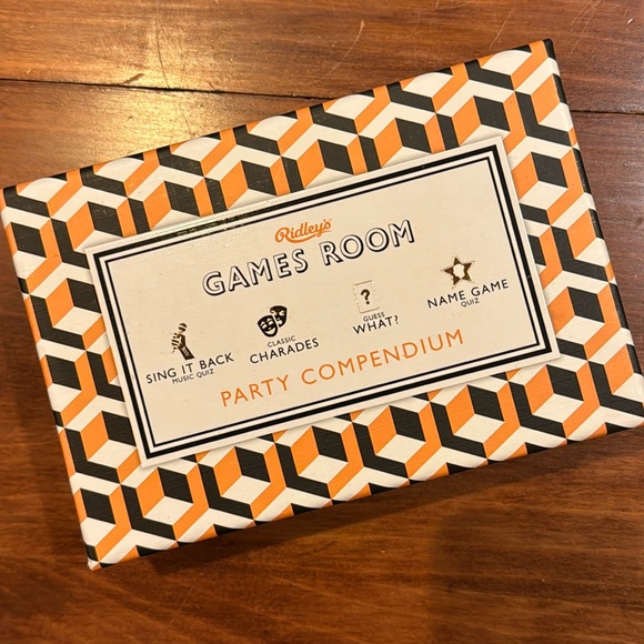 NWT Ridley’s Games Room Charades Sing It Back What? Name Game Party Compendium - Picture 1 of 10